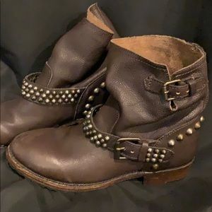Women's leather booties